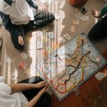 Parole, gioco e dialogo: come crescere figli pronti a pensare e comunicare